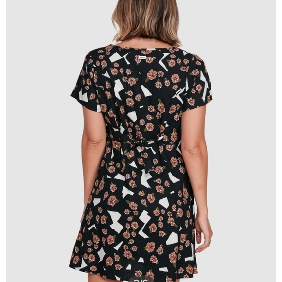 RVCA Black Floral Mini Dress Size Small - Picture 2 of 12